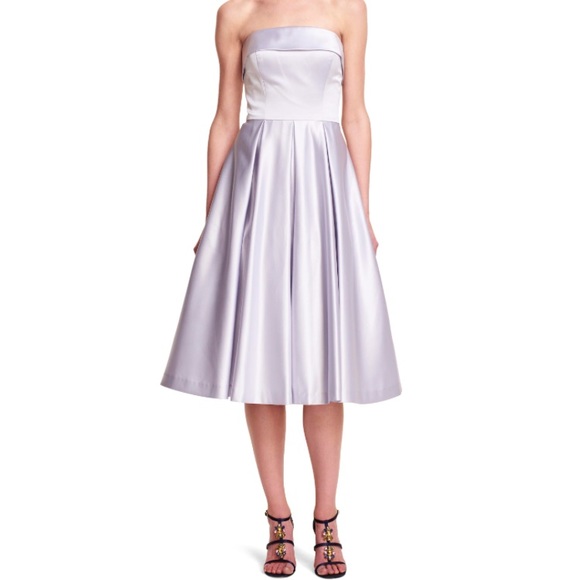 Adrianna Papell Dresses & Skirts - Silver satin Adriana Papell cocktail dress